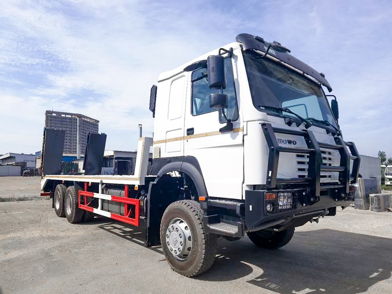 Truk derek flatbed HOWO 6X6